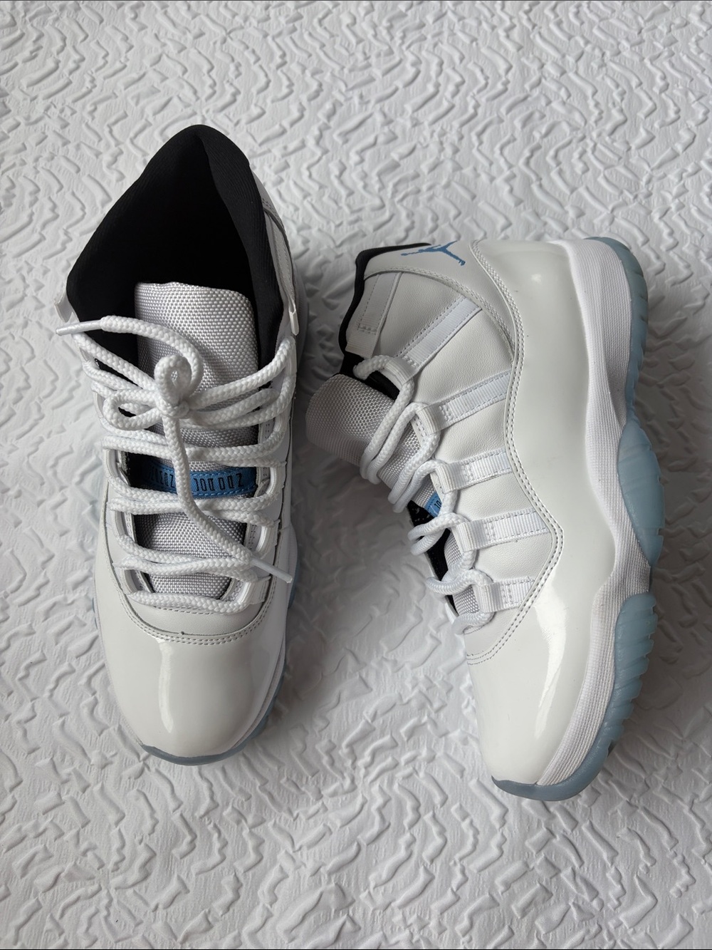 Nike Air Jordan 11 Retro BG legend Blue SZ 7.5 Patent pre-owned sky blue white